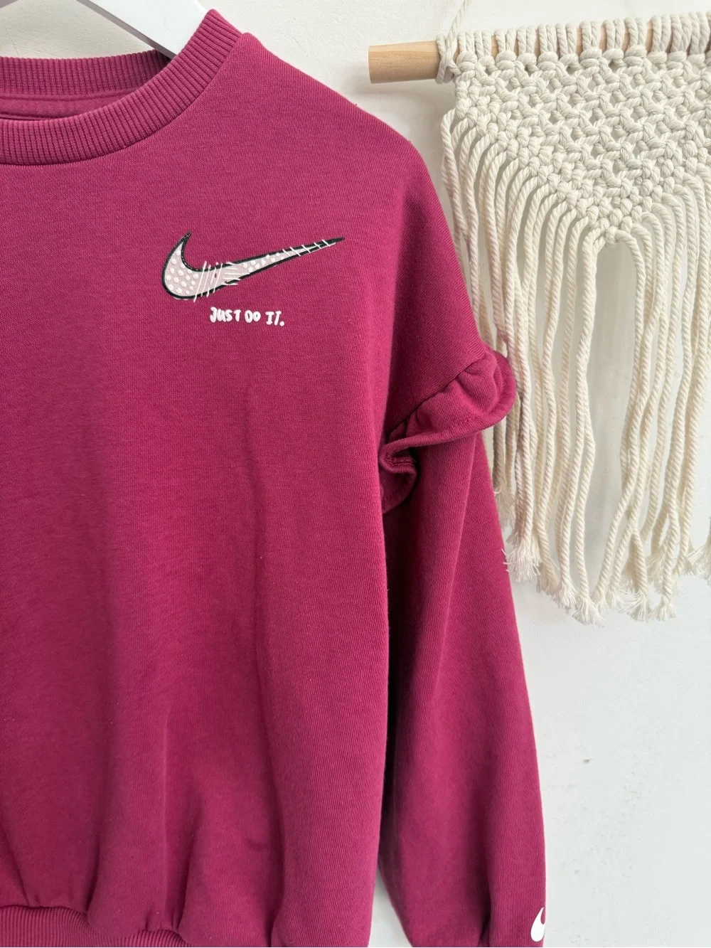 Nike - 5-6y (M) - logo sweatshirt with ruffle sleeves